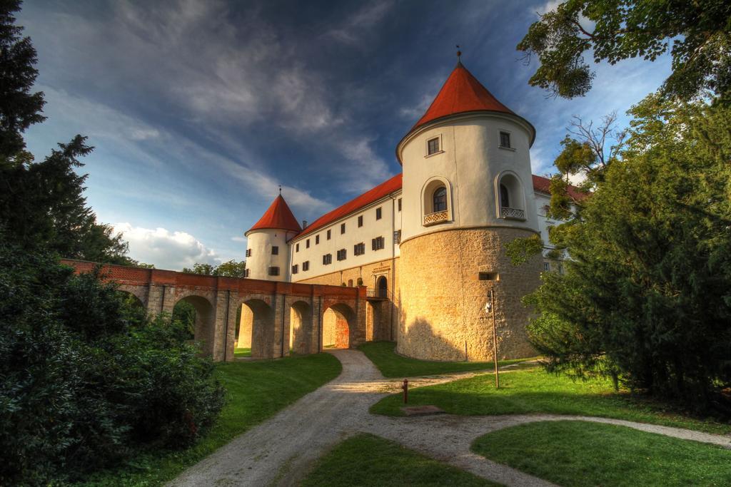 Hotel Mokrice Castle Estate Obrezje Exteriér fotografie